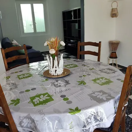 Location Maison Monteux Buitenkant foto